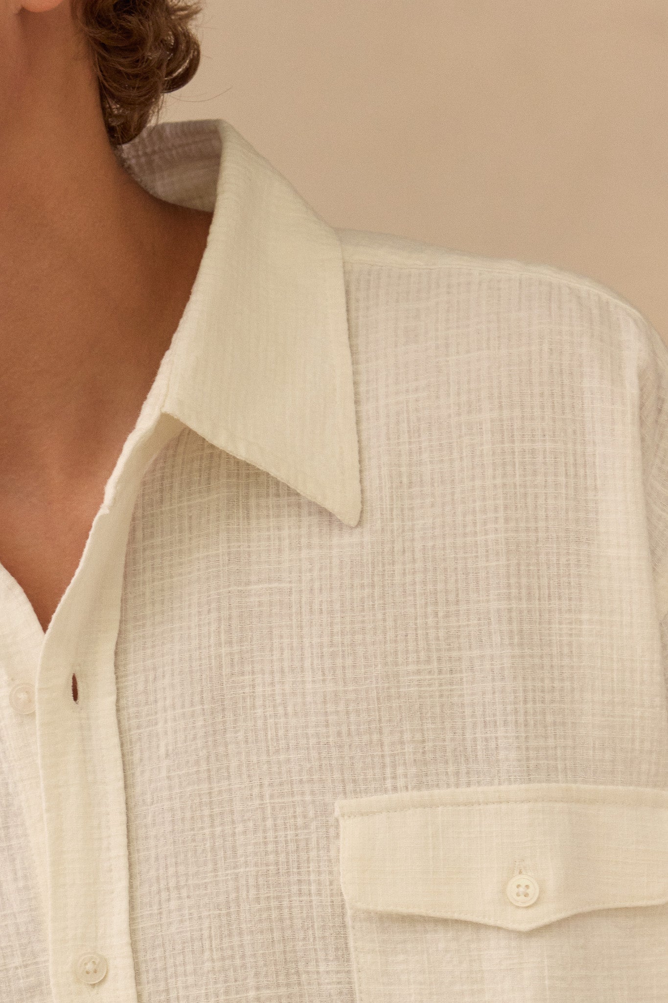 L/S Shirt In Textured Cream Cotton